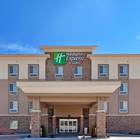 Holiday Inn Express & Suites North Топіка Екстер'єр фото