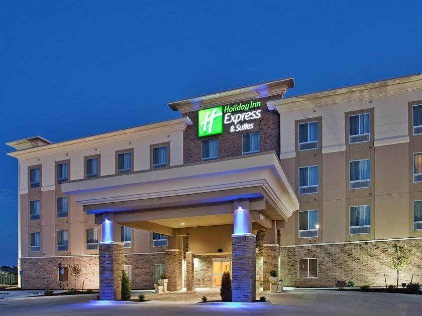 Holiday Inn Express & Suites North Топіка Екстер'єр фото