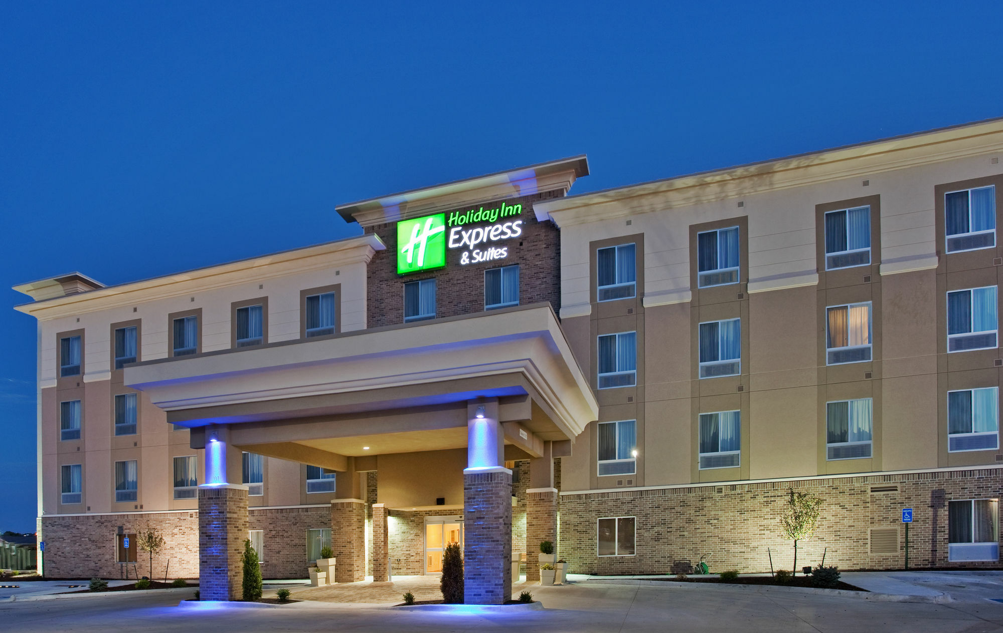 Holiday Inn Express & Suites North Топіка Екстер'єр фото