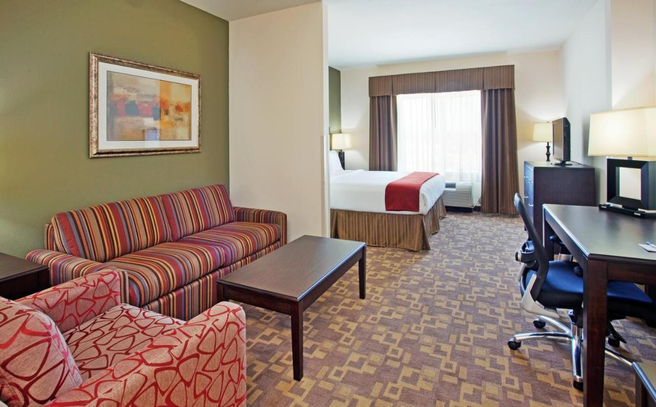 Holiday Inn Express & Suites North Топіка Екстер'єр фото